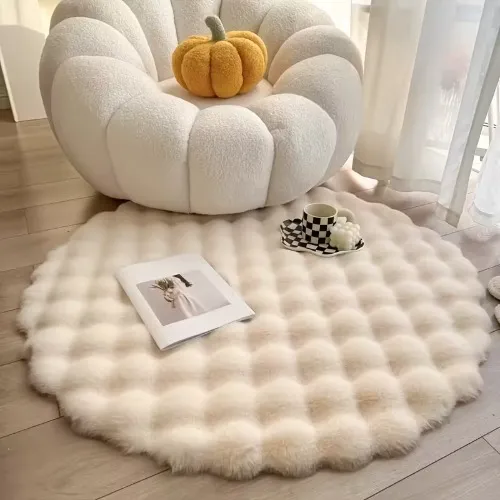 round fluffy carpet ♡