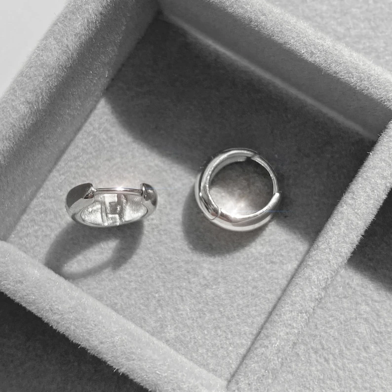925 Sterling Silver Hoops Earrings ∙ 12mm Minimalist Huggies | CreationMegane on Etsy