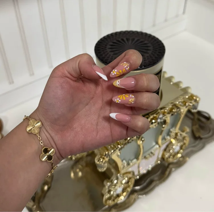 mani + pedi 