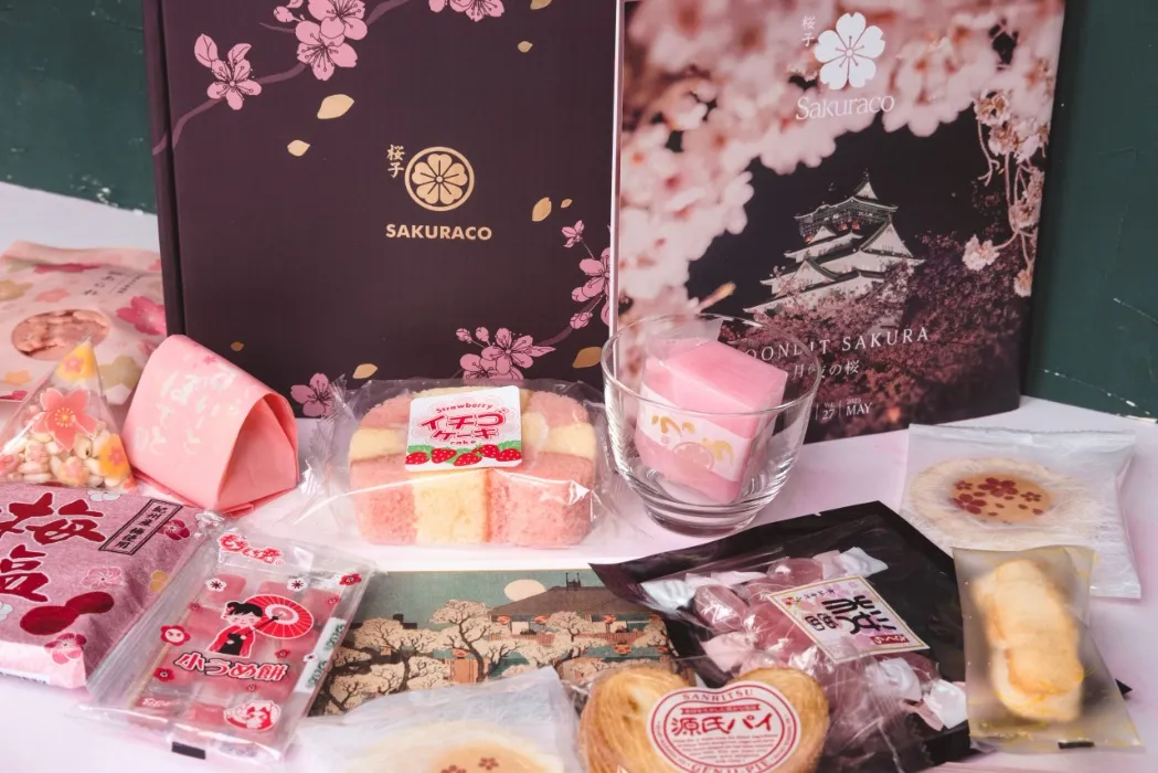 Sakuraco japanese snack box