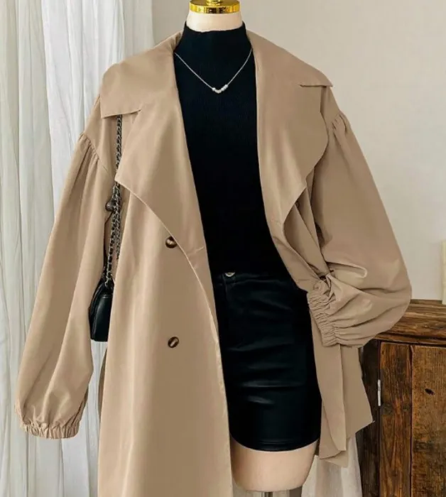Chaqueta cortavientos minimalista casual de unicolor camello con solapa y botón