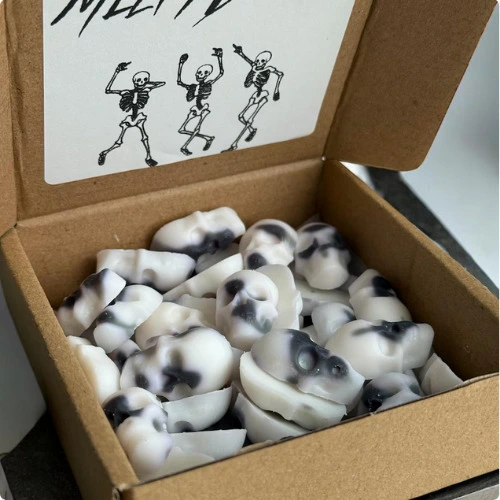 Skull Soy Wax Melts: Vanilla Pumpkin Marshmallow Scent