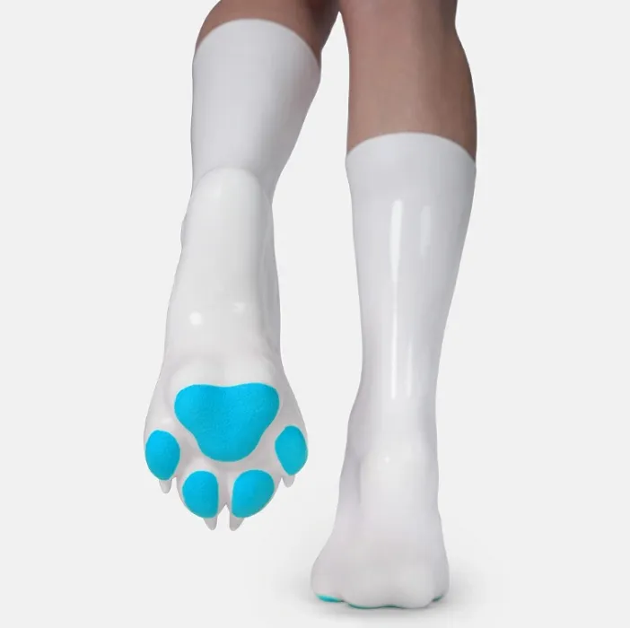 Y....yeah its kinky... its silicon paws...