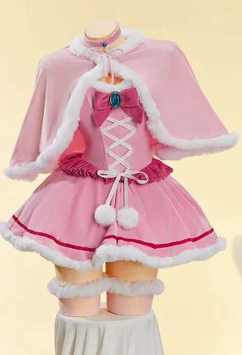 Winter Peach Cosplay