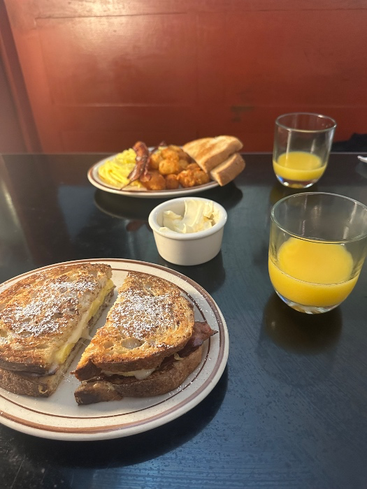 breakfast 🥞☕️