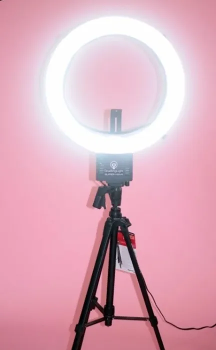 🎬