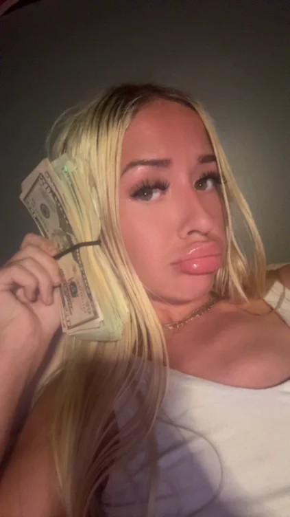 pay up 🫴🏼