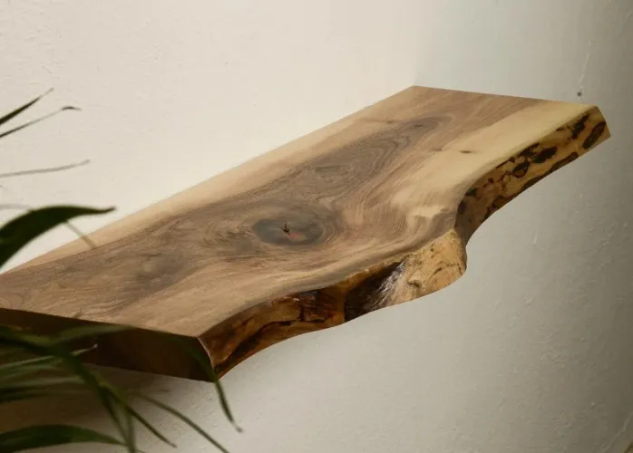 Natural looking shelf