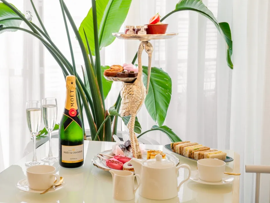 💗 Afternoon Tea 🫦