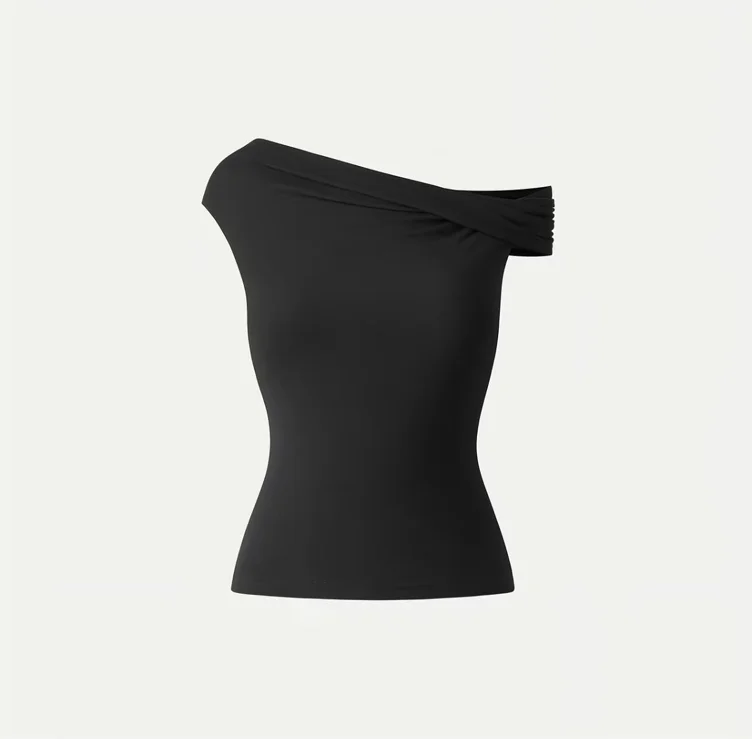 black off the shoulder top .ᐟ.ᐟ