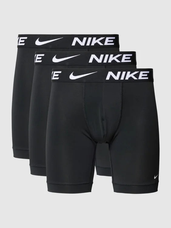 Boxershorts und Socken  