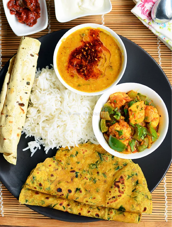 Lunch line 🥰 (attach your @)