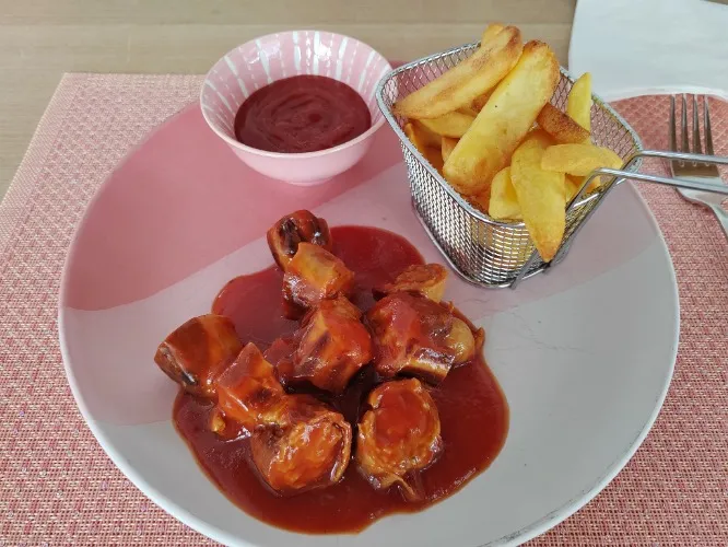 Nice DIRTY German Currywurst