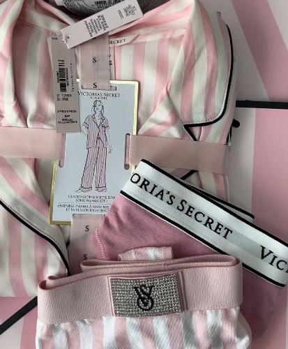Victoria's secret (Sleepwear)