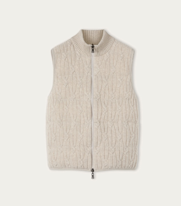 Reversible cashmere sleeveless short quilted jacket crafted in ribbed cable-knit