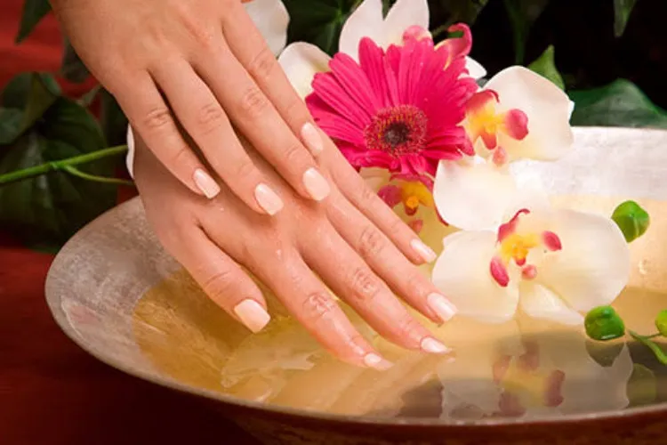 Essential Manicure 