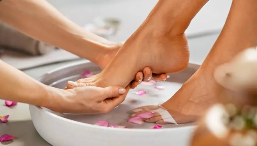 Essential Pedicure 