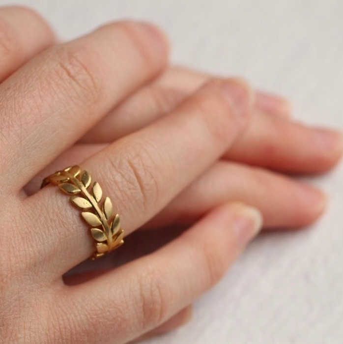 Golden Laurel Ring ✨