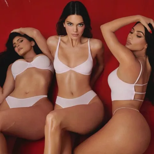 Kim, Kylie & Kendall - Gift