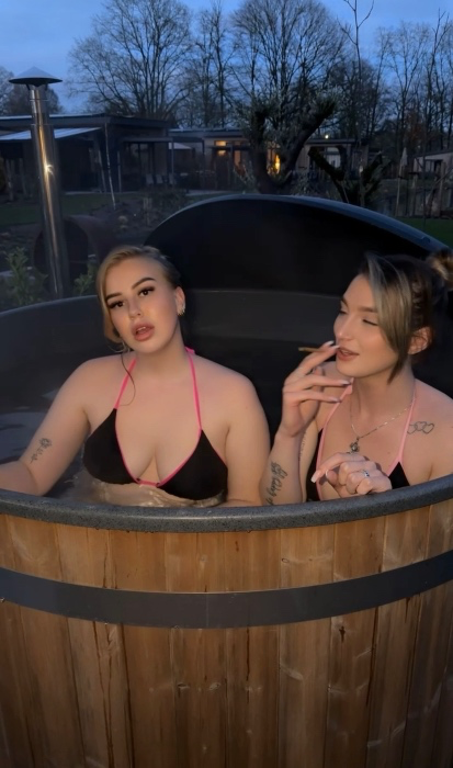 Hottub video with cessy 