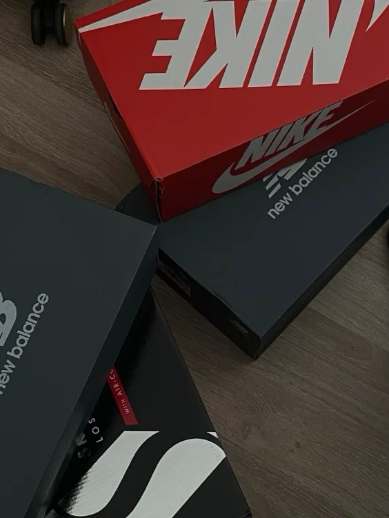Sneakers