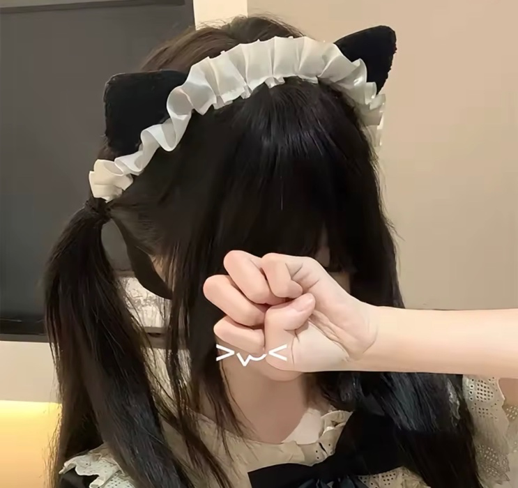 Diadema de maid con orejitas de gatita 💕💕