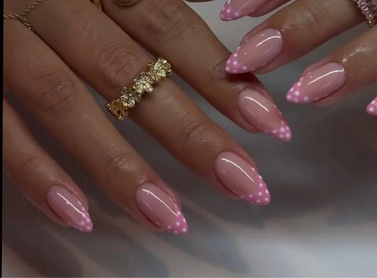 nails