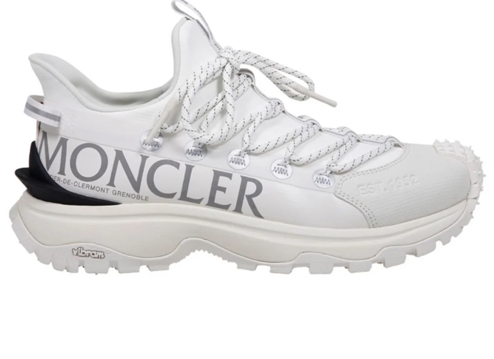 Running shoes 