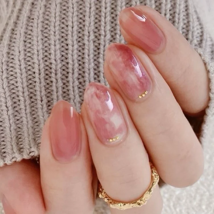 Nails 
