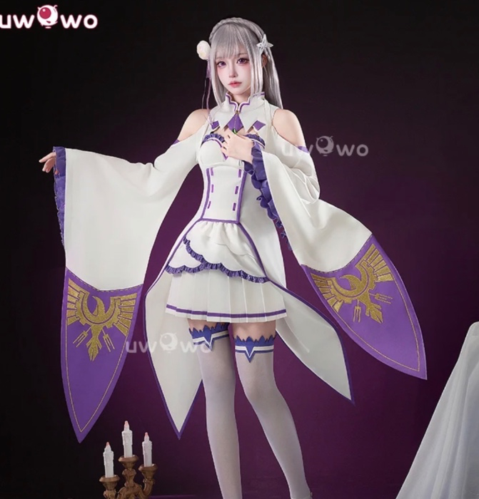 Emilia cosplay